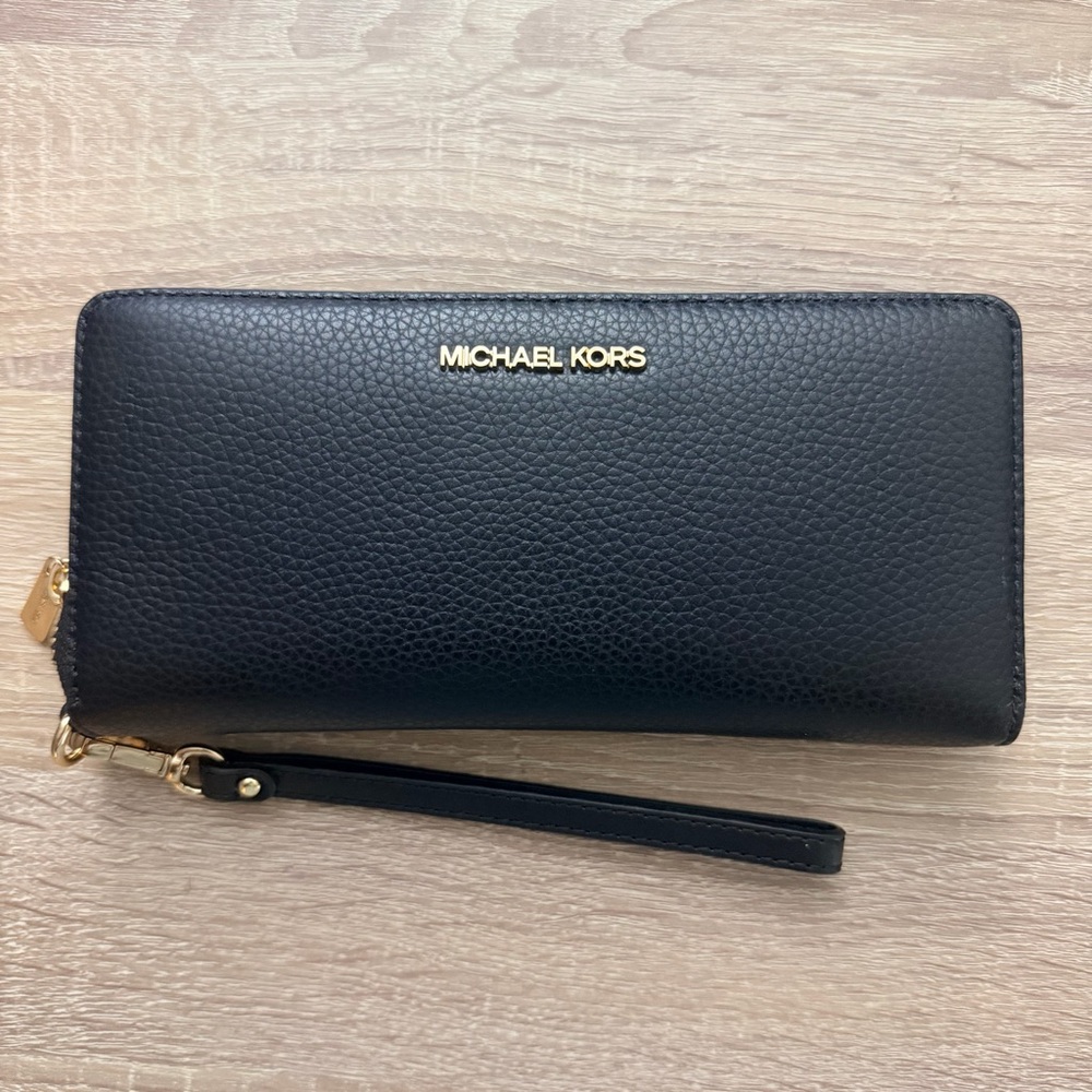 Michael Kors Jet Set Travel Continental Leather Wristlet Wallet Black Gold
